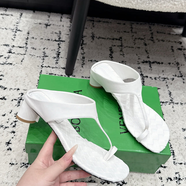 BOTTEGA VENETA 26S HIGH-HEEL THONG SANDALS 40 MM IN WHITE CALFSKIN