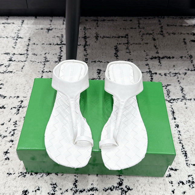 BOTTEGA VENETA 26S HIGH-HEEL THONG SANDALS 40 MM IN WHITE CALFSKIN