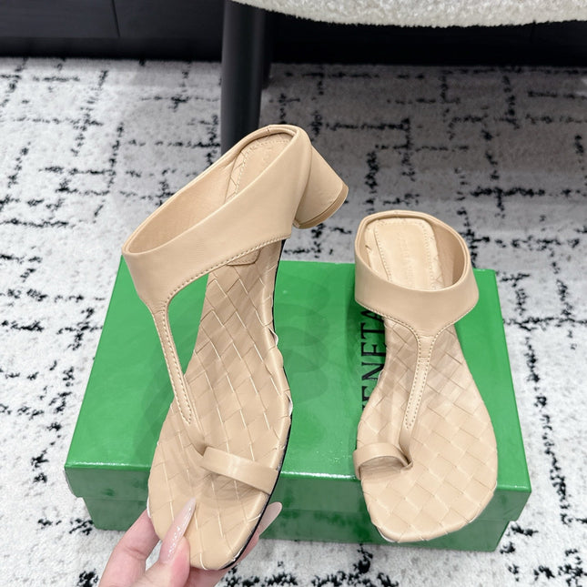BOTTEGA VENETA 26S HIGH-HEEL THONG SANDALS 40 MM IN BEIGE CALFSKIN