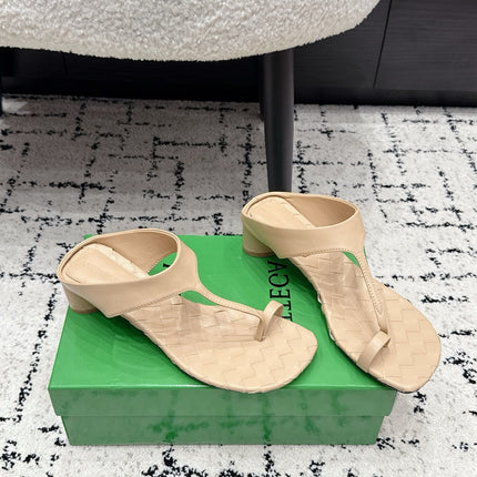BOTTEGA VENETA 26S HIGH-HEEL THONG SANDALS 40 MM IN BEIGE CALFSKIN