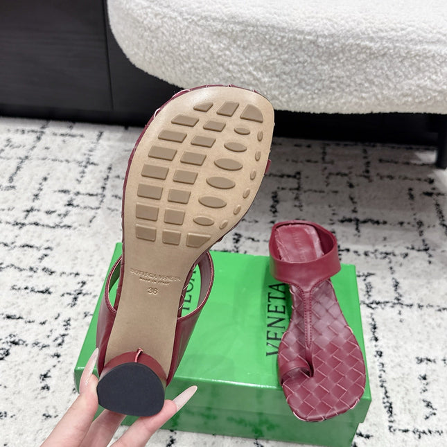 BOTTEGA VENETA 26S HIGH-HEEL THONG SANDALS 40 MM IN DARK RED CALFSKIN