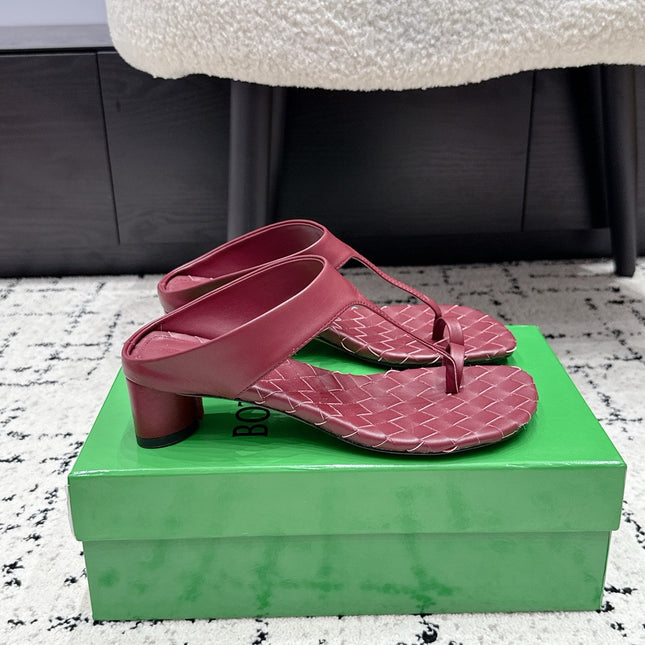 BOTTEGA VENETA 26S HIGH-HEEL THONG SANDALS 40 MM IN DARK RED CALFSKIN