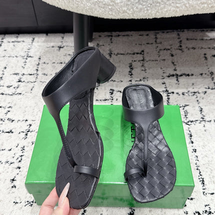 BOTTEGA VENETA 26S HIGH-HEEL THONG SANDALS 40 MM IN BLACK CALFSKIN