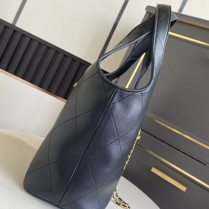 CHANEL 26S QUILTED HOBO LARGE BAG 35 IN BLACK CALFSKIN GOLD HARDWARE