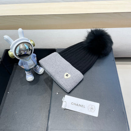BEANIE HAT IN BLACK MIX LIGHT GRAY WOOL 421050