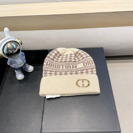 KNITTED BEANIE HAT IN BEIGE CASHMERE WOOL 422480