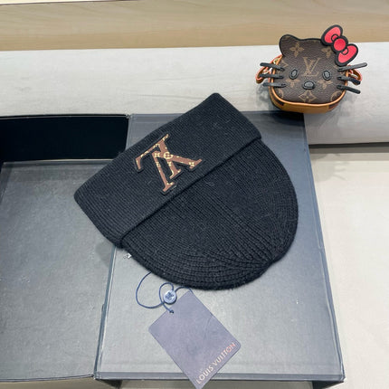 KNITTED BEANIE HAT IN BLACK FLEECE AND WOOL 426208