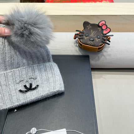 BEANIE HAT IN CLOUD GRAY WOOL 426235