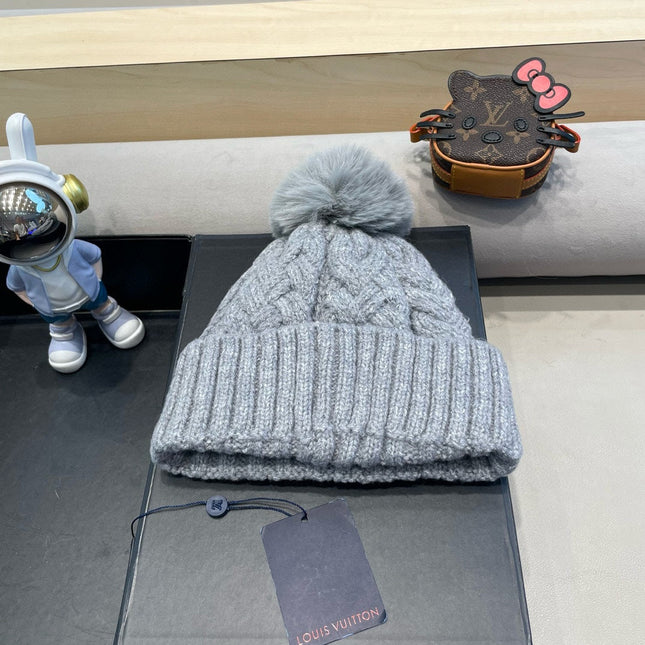 KNITTED BEANIE HAT IN GRAY WOOL AND LAMB FUR 430046