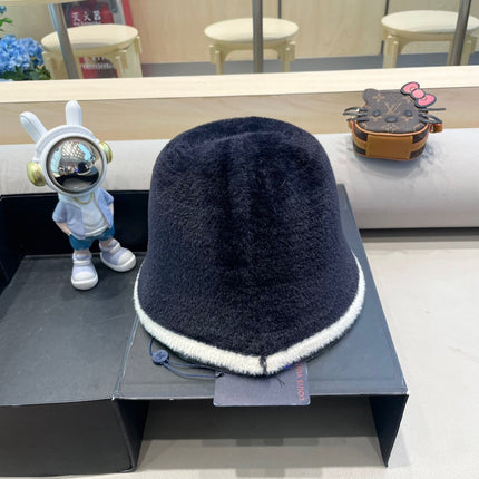 BUCKET HAT IN NAVY BLUE MIX WHITE LAMB FUR 431378