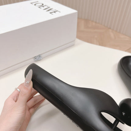 LOEWE 26S PEBBLE TOE-POST SLIDES IN BLACK EVA