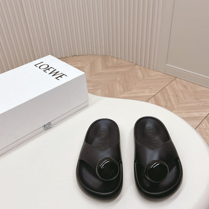 LOEWE 26S PEBBLE TOE-POST SLIDES IN BLACK EVA