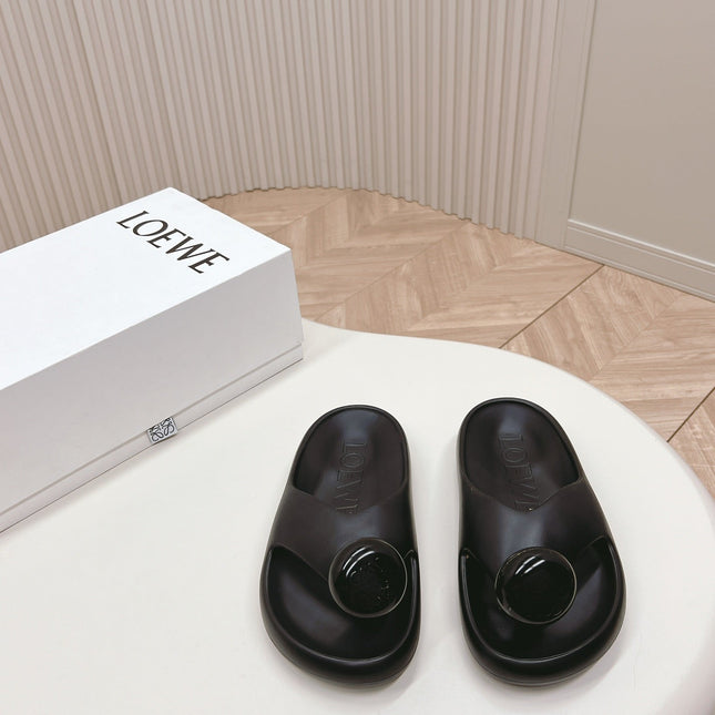 LOEWE 26S PEBBLE TOE-POST SLIDES IN BLACK EVA