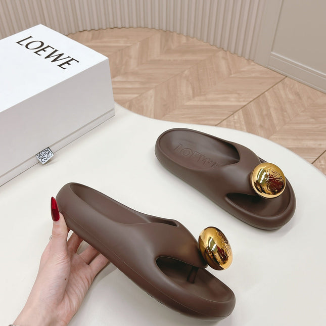 LOEWE 26S PEBBLE TOE-POST SLIDES IN DARK BROWN EVA GOLD HARDWARE