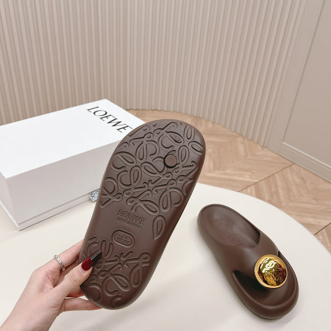 LOEWE 26S PEBBLE TOE-POST SLIDES IN DARK BROWN EVA GOLD HARDWARE