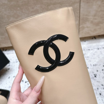 CHANEL 26S KNEE HIGH BOOTS 70 MM IN BEIGE CALFSKIN AND BLACK PATENT