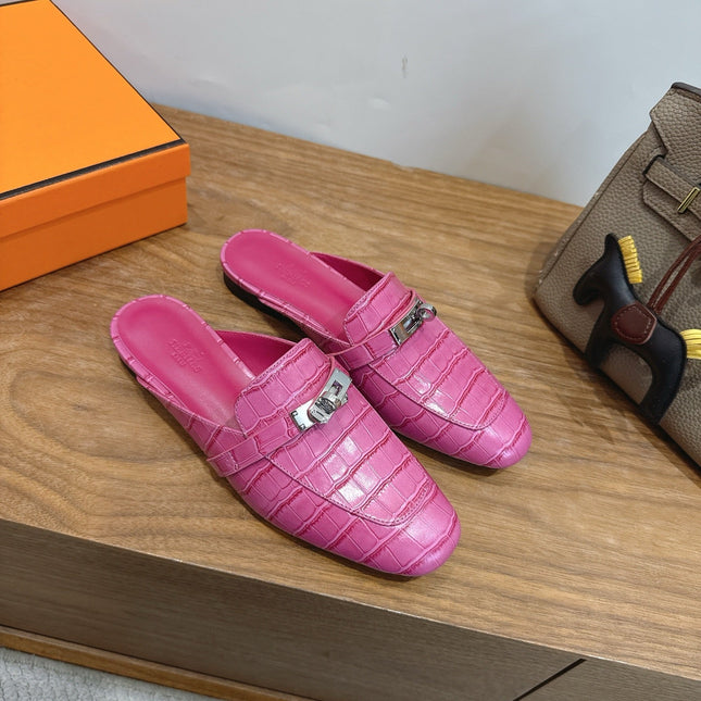 HM 26S KELLY MULE IN HOT PINK CROCODILE-EMBOSSED CALFSKIN SILVER HARDWARE