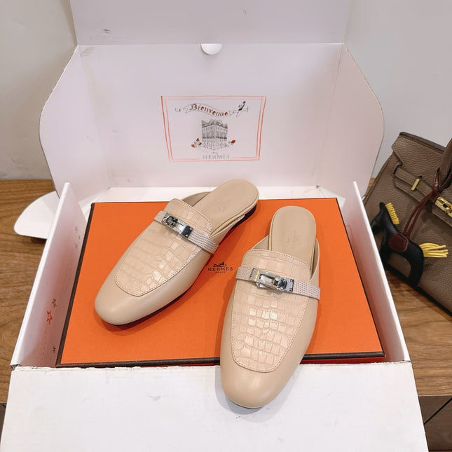 HM 26S KELLY MULE IN LIGHT BEIGE CROCODILE-EMBOSSED CALFSKIN SILVER HARDWARE