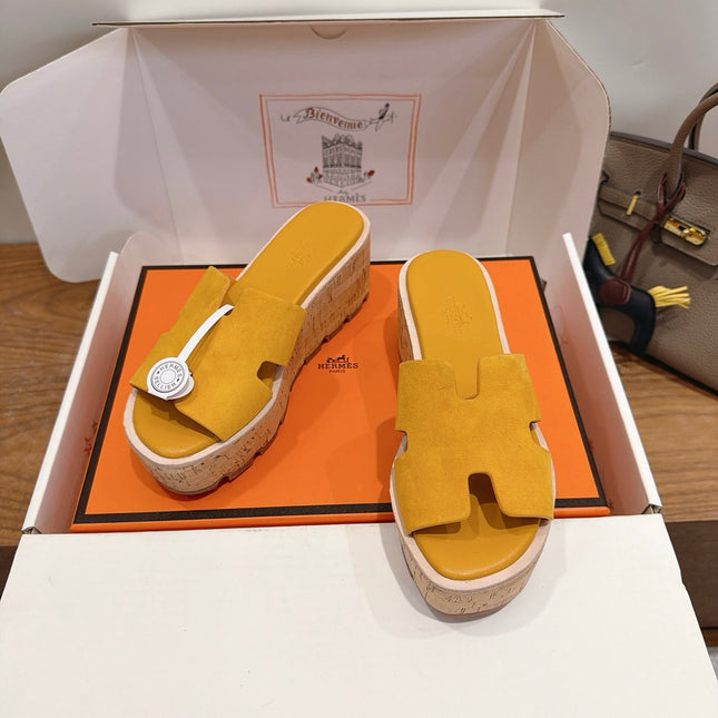HM 26S WEDGE SANDALS IN MUSTARD YELLOW SUEDE AND LAMBSKIN