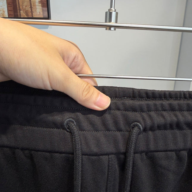LOEWE 26S EMBROIDERED SWEATSHORTS 538
