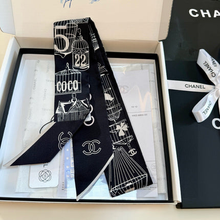 CHANEL 26S TWILLY SCARF 120 IN SILK 508945