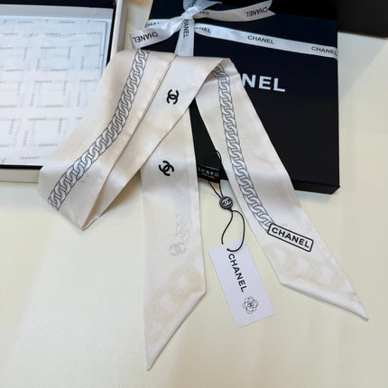 CHANEL 26S TWILLY SCARF 120 IN SILK 440963