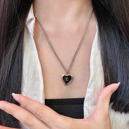 CHANEL 26S DOUBLE C HEART PENDANT CHAIN NECKLACE IN SILVER METAL 629978