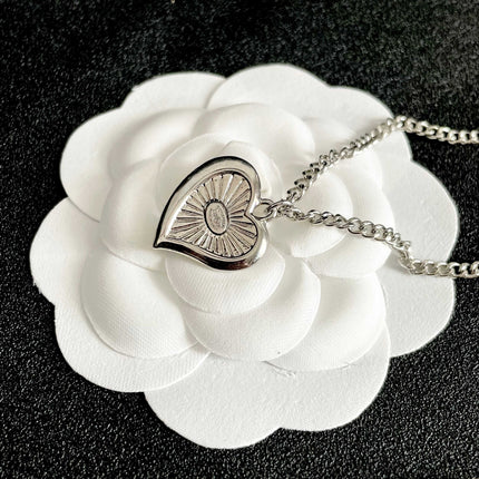 CHANEL 26S DOUBLE C HEART PENDANT CHAIN NECKLACE IN SILVER METAL 629978
