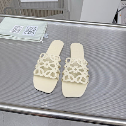 LOEWE 26S FLAT SANDALS IN CREAM WHITE CALFSKIN WITH CRYSTALS