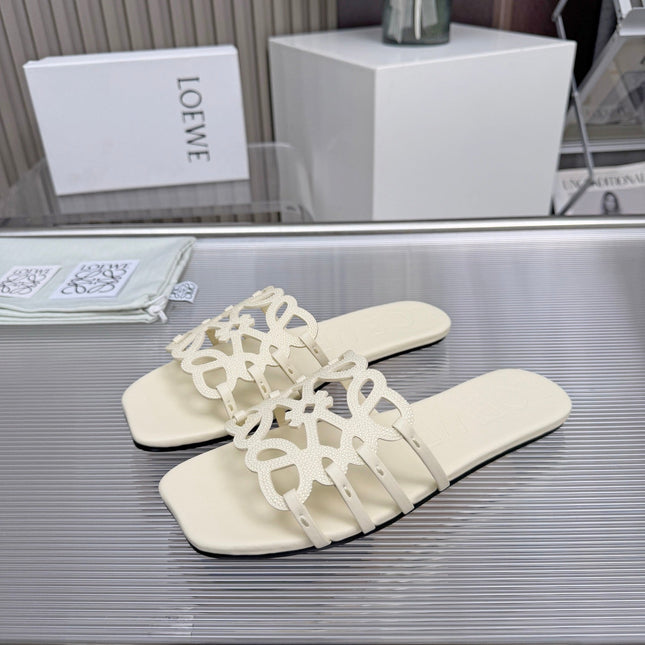 LOEWE 26S FLAT SANDALS IN CREAM WHITE CALFSKIN WITH CRYSTALS