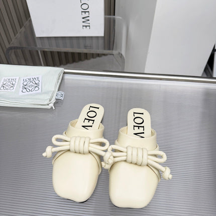 LOEWE 26S MULE LOAFERS IN IVORY WHITE CALFSKIN KNOT DETAIL