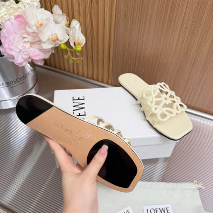LOEWE 26S PETAL ANAGRAM SLIDE IN CREAM WHITE SOFT CALFSKIN