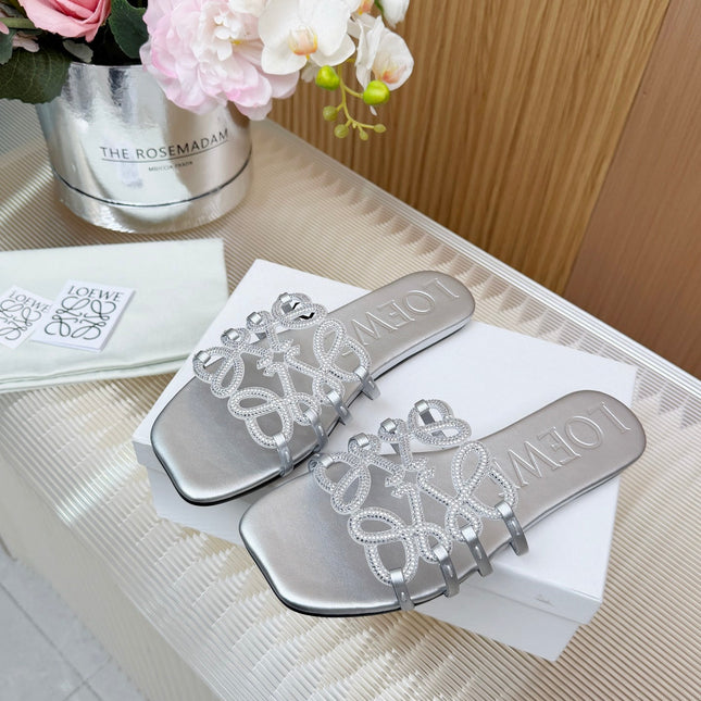 LOEWE 26S FLAT SANDALS IN SILVER CALFSKIN WITH CRYSTALS