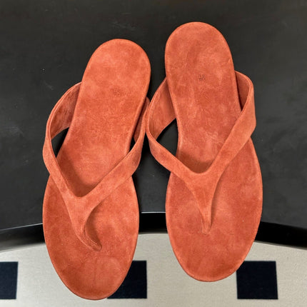 LP 26S THONG SANDALS IN BRICK RED SUEDE