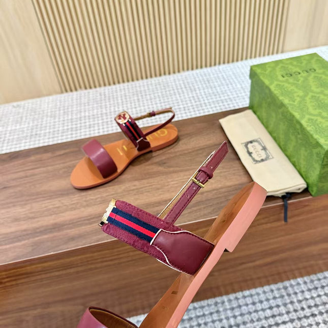 GUCCI 26S STRAP FLAT SANDALS IN BURGUNDY RED CALFSKIN GOLD HARDWARE
