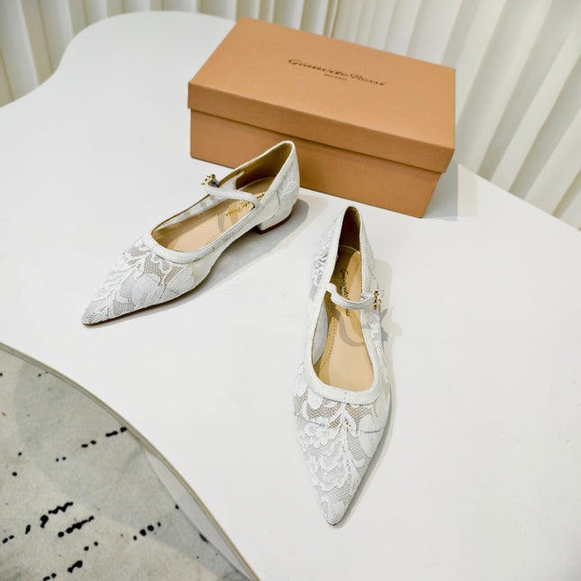 GIANVITO ROSSI 26S MARY JANE FLATS IN WHITE LACE FABRIC