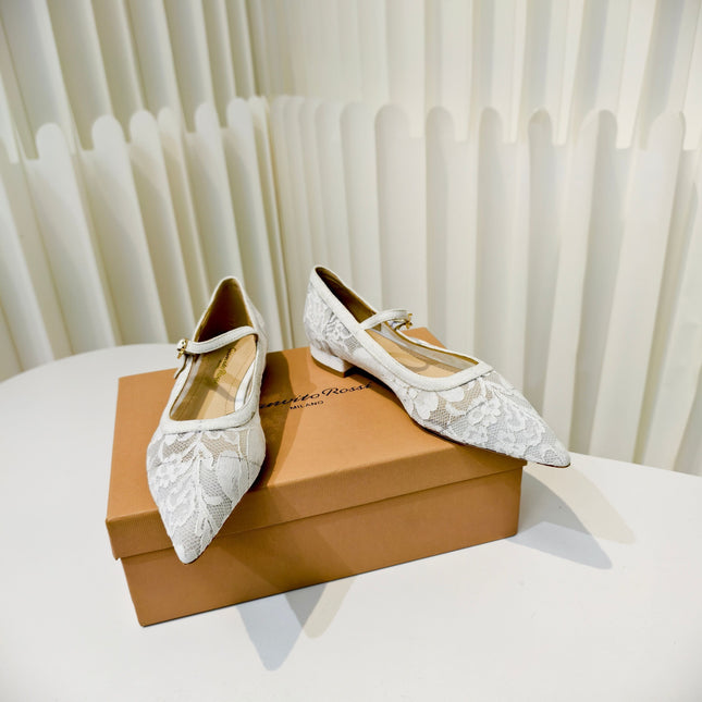 GIANVITO ROSSI 26S MARY JANE FLATS IN WHITE LACE FABRIC