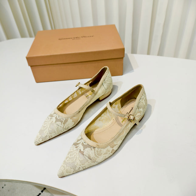 GIANVITO ROSSI 26S MARY JANE FLATS IN BEIGE LACE FABRIC