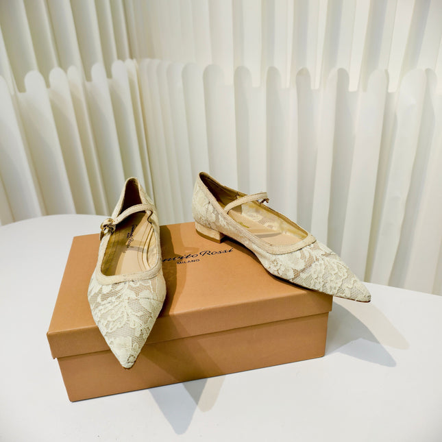 GIANVITO ROSSI 26S MARY JANE FLATS IN BEIGE LACE FABRIC