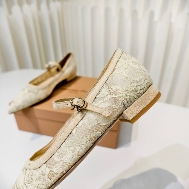 GIANVITO ROSSI 26S MARY JANE FLATS IN BEIGE LACE FABRIC