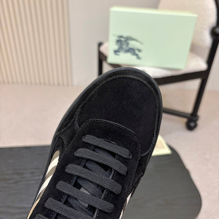 BURBERRY 26S SNEAKERS IN BLACK SUEDE