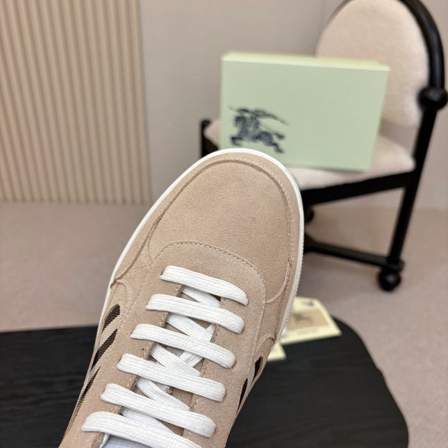 BURBERRY 26S SNEAKERS IN SAND BEIGE SUEDE