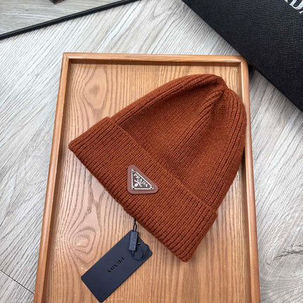 BEANIE HAT IN RED BROWN WOOL 332398