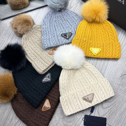 BEANIE HAT IN MUSTARD YELLOW WOOL 352365