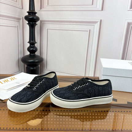 DIOR 26S LOW TOP SNEAKERS IN BLACK OBLIQUE CANVAS WITH RUBBER SOLE