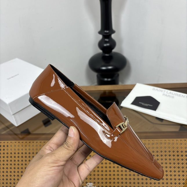 YSL 26S SQUARE-TOE LOAFERS IN BROWN GLOSSY CALFSKIN WITH METAL BAR