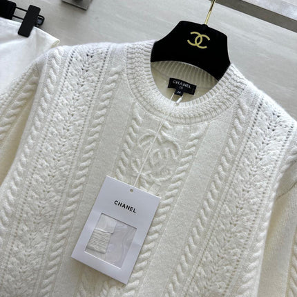 CHANEL 26S SWEATER 677