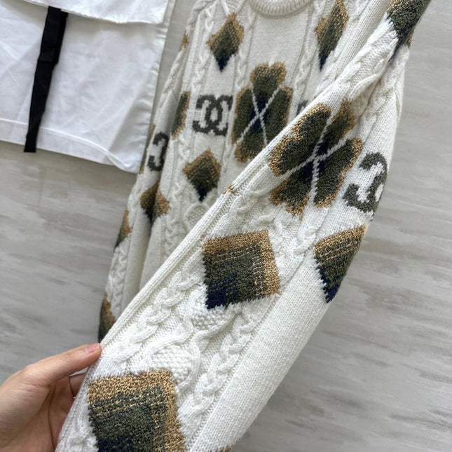 CHANEL 26S SWEATER 674