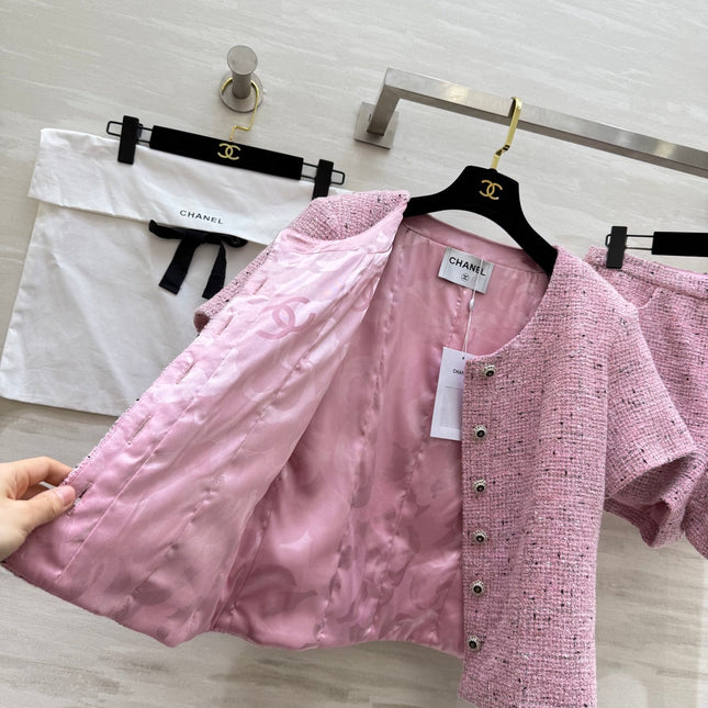 CHANEL 26S SHORT-SLEEVE WOOL TOP AND SHORTS SET 929