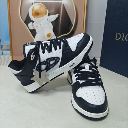 DIOR 26S LOW-TOP SNEAKER IN WHITE AND BLACK CALFSKIN STYLE 02